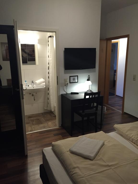 Hotel Engel Waldbronn Ruang foto